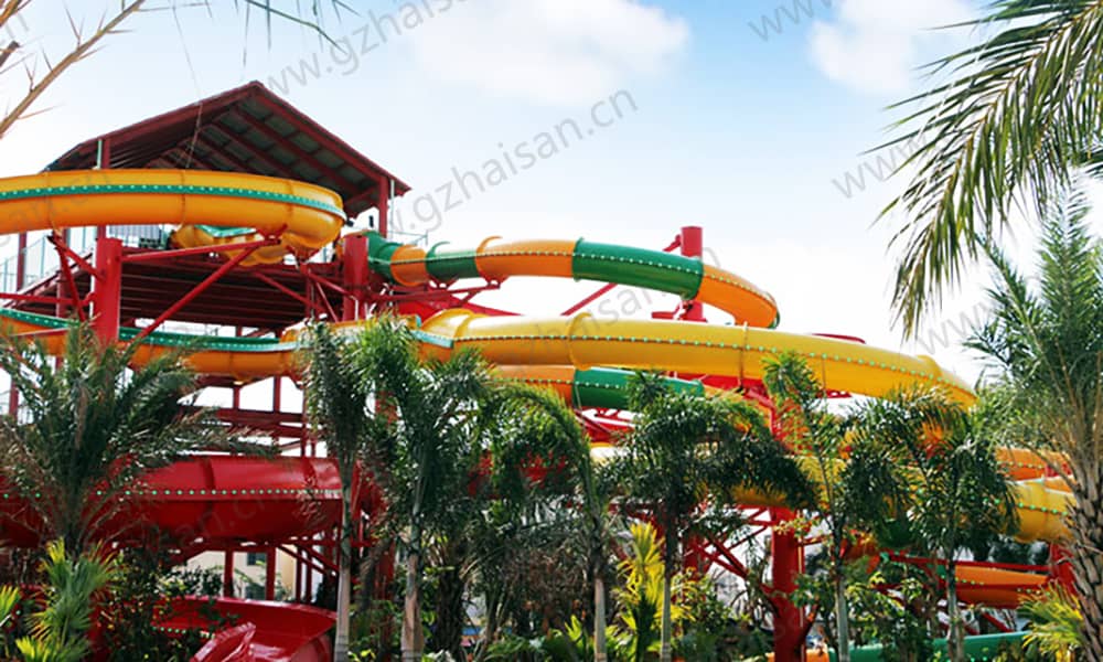 海南三亚千古情水上乐园螺旋滑道局部 海南三亚千古情水上乐园螺旋滑道局部